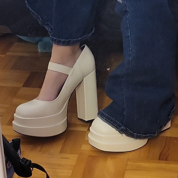 sold!! - Picture 3 of 6